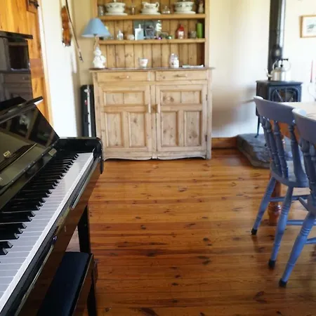 Tigh A'chuasa/brandon Creek House *